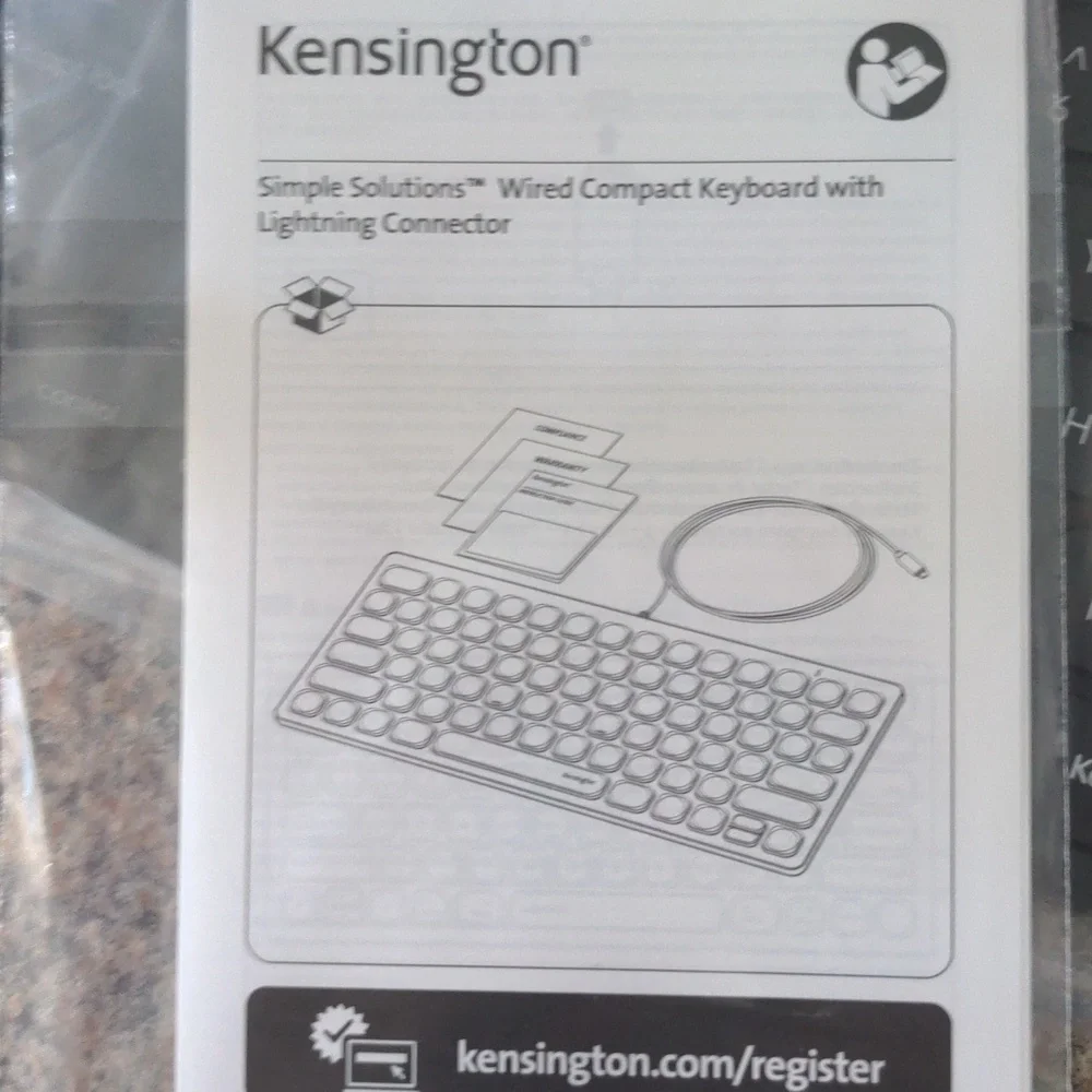 Kensington Simple Solutions Wired Compact iPad Keyboard Lightning Connec…